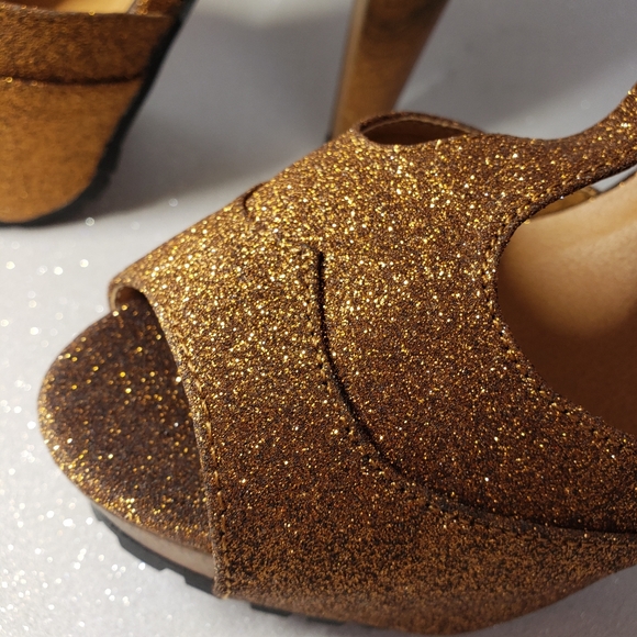 QUPID Sparkle Bronze Peep Toe Platform Thick Stilettos with T-Strap Sz 8.5 - Picture 5 of 10